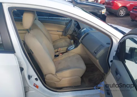 2009 Nissan Sentra 2.0 from USA, damaged, VIN 3N1AB61E19L641186